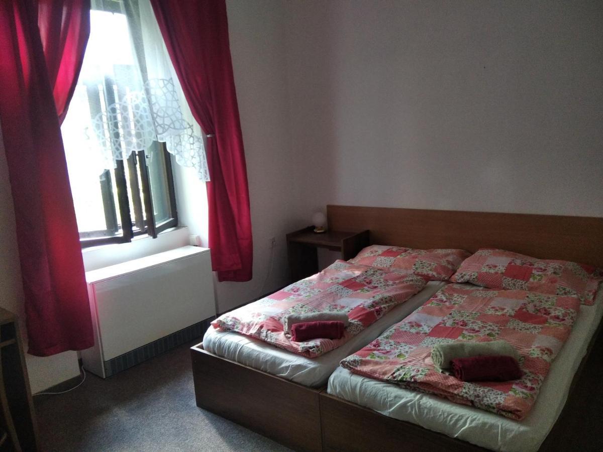 Penzion U Jezu Dobronice Exterior foto